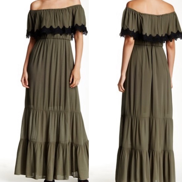 Romeo & Juliet Couture Dresses & Skirts - Size Medium NWT Romeo and Juliette Couture